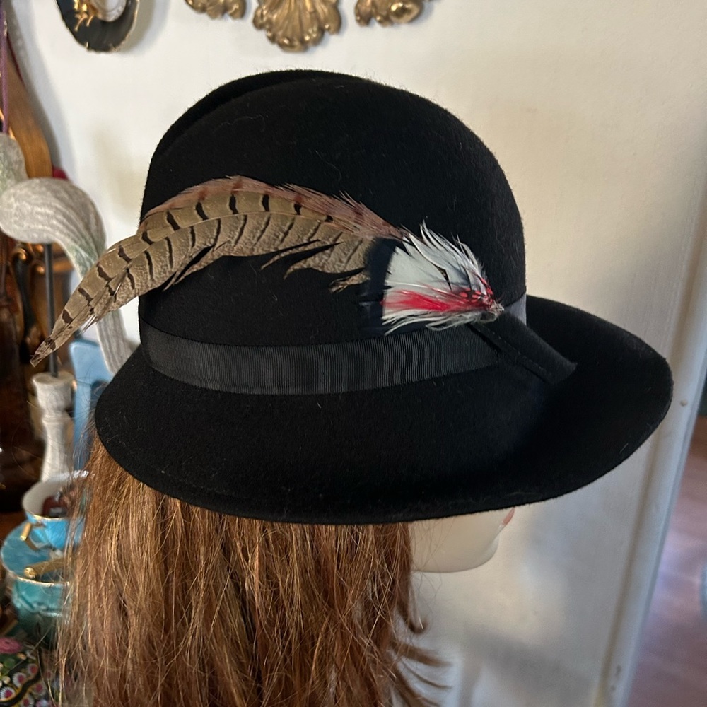 Vintage Black Wool Hat w Feather Embellishment - Picture 4 of 14